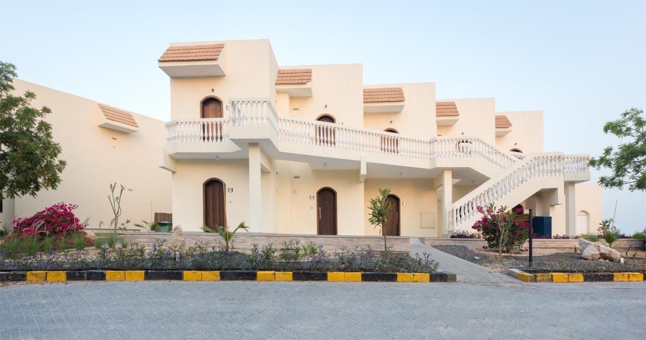 Barracuda Resort Umm al-Quwain Bagian luar foto