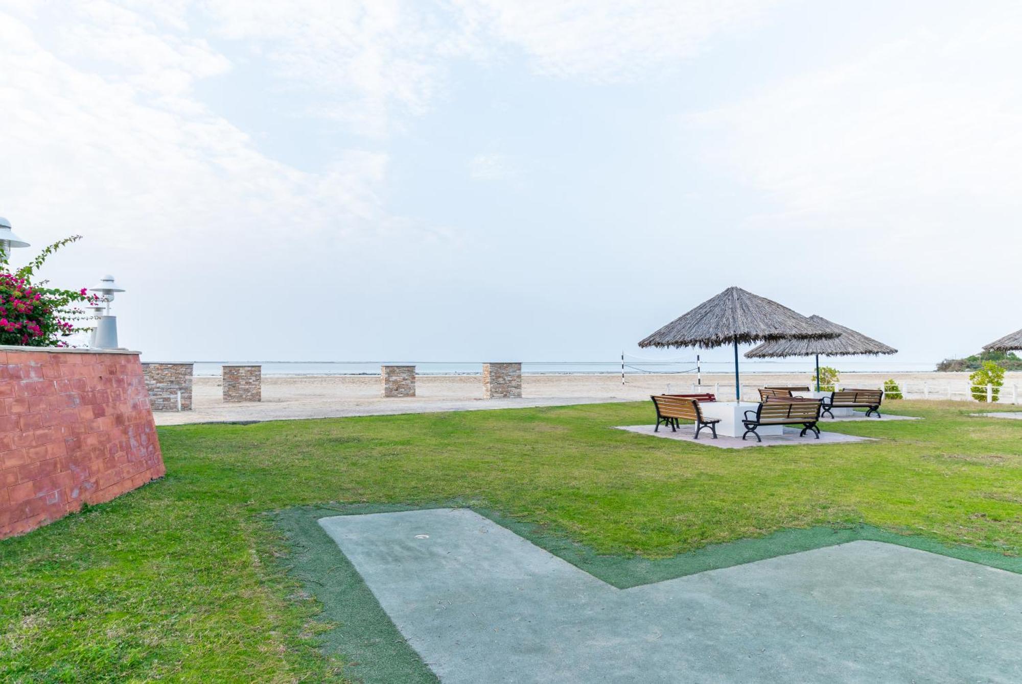 Barracuda Resort Umm al-Quwain Bagian luar foto