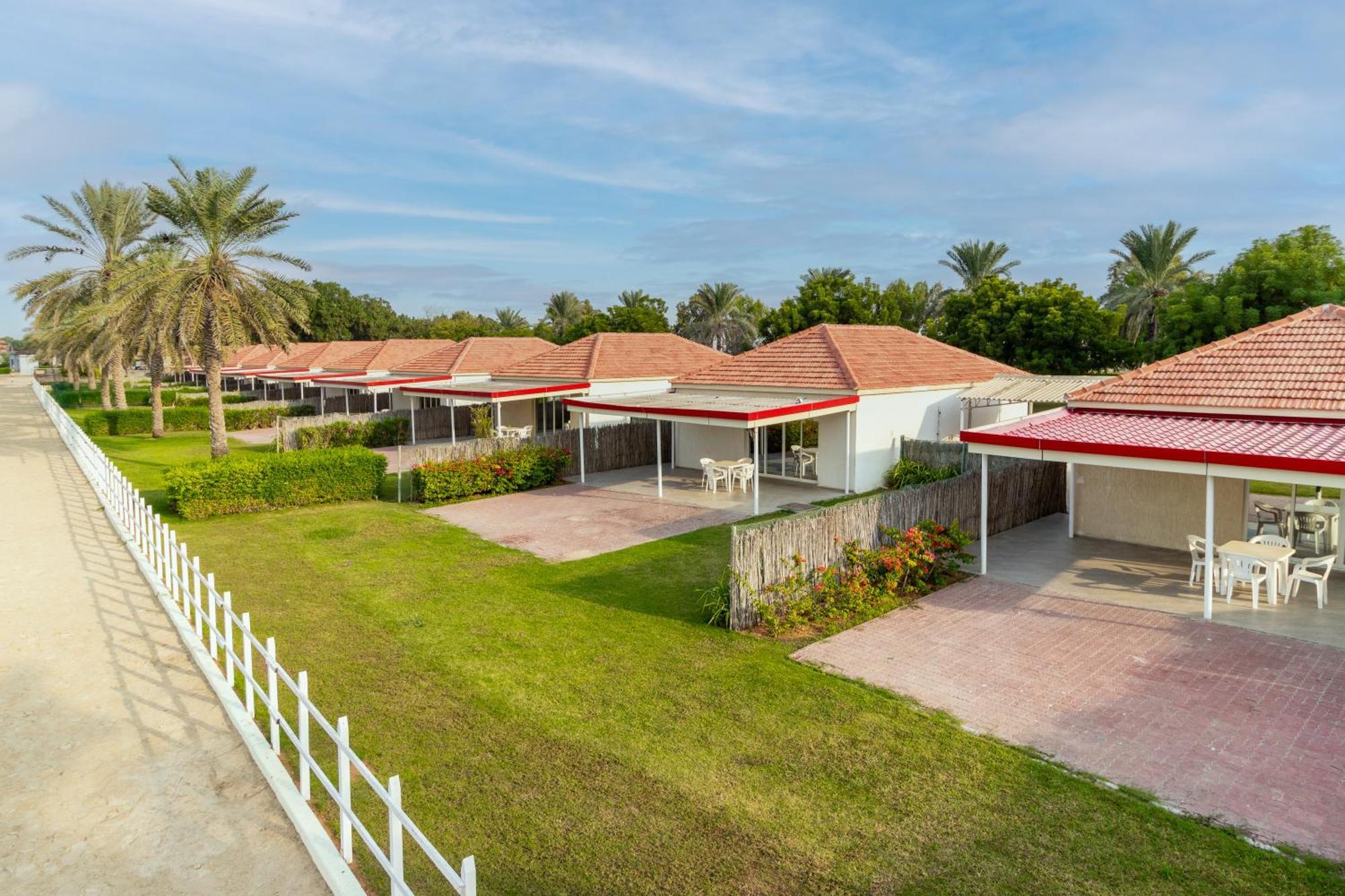 Barracuda Resort Umm al-Quwain Bagian luar foto