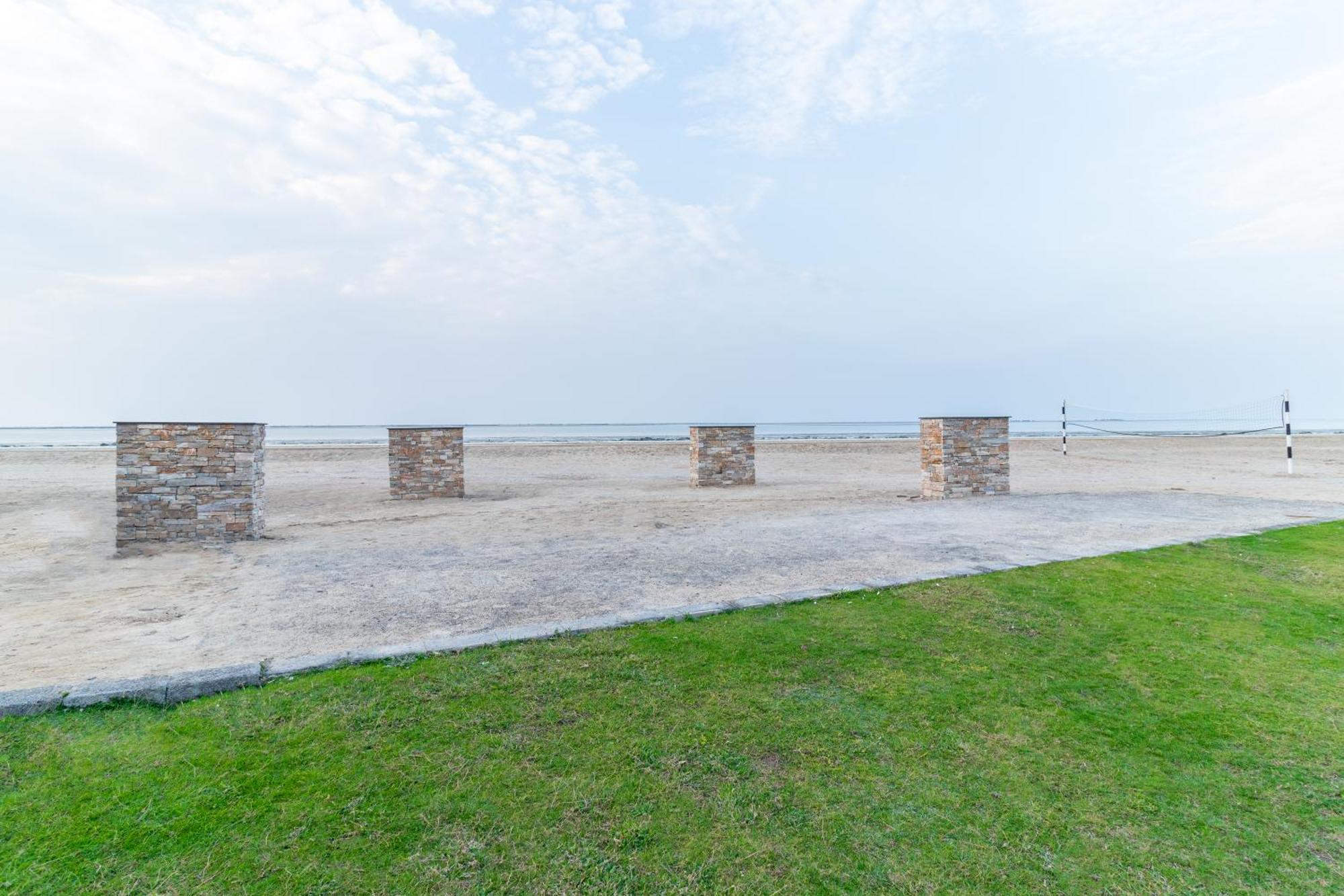 Barracuda Resort Umm al-Quwain Bagian luar foto