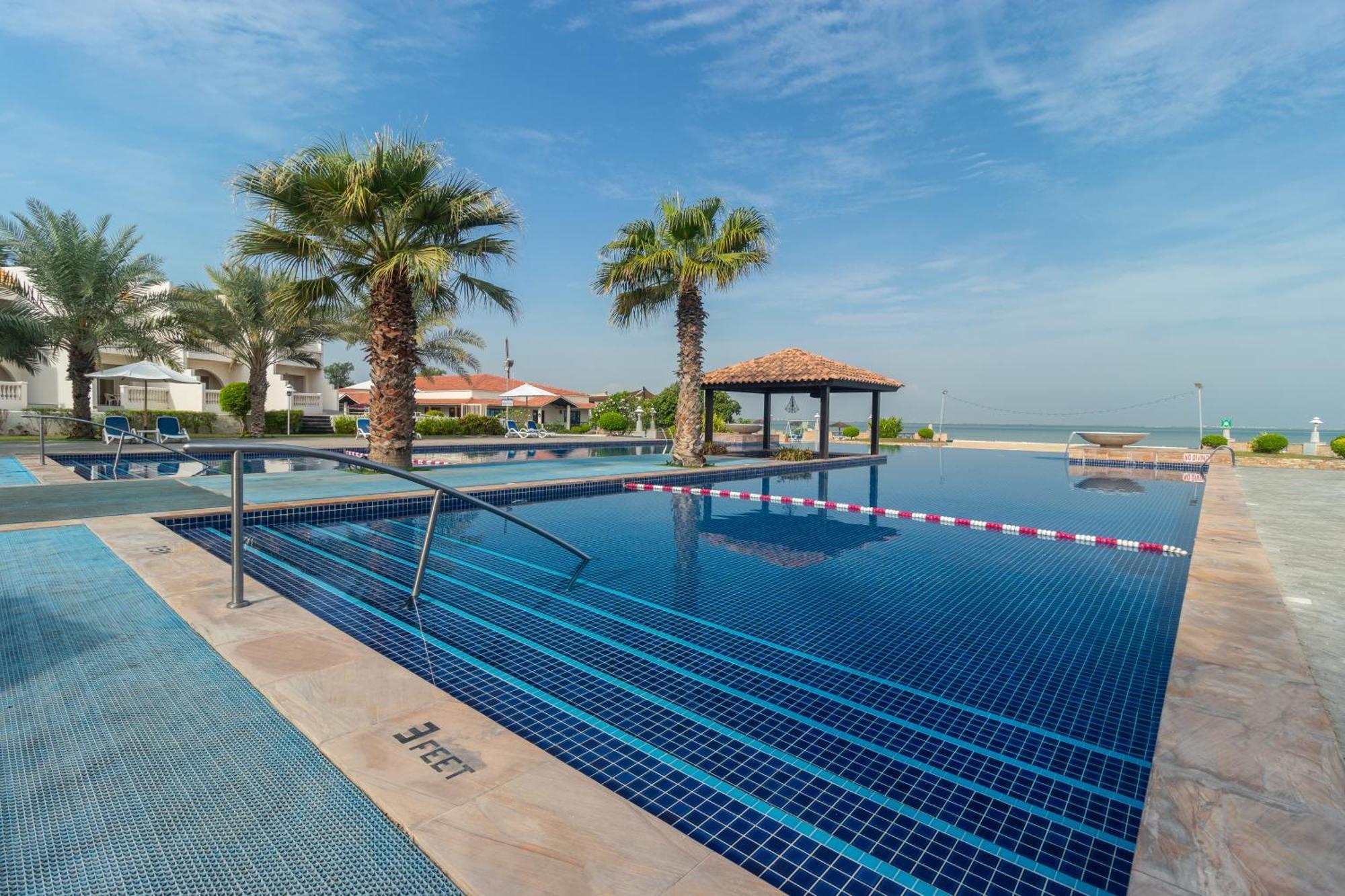Barracuda Resort Umm al-Quwain Bagian luar foto